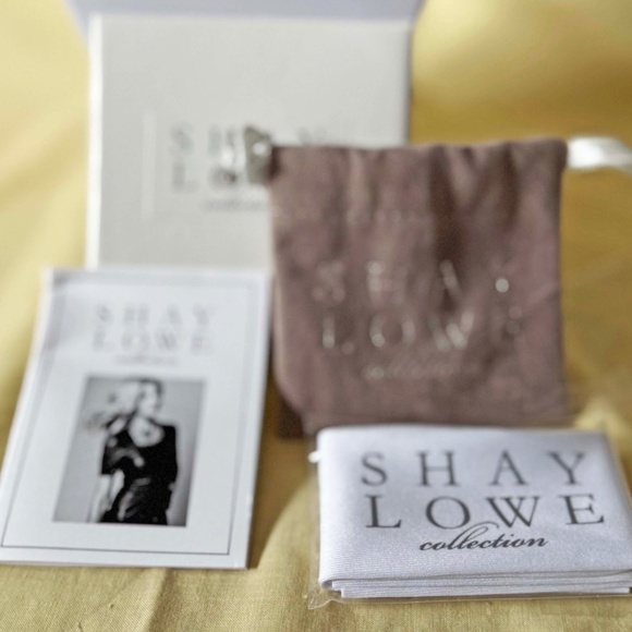 3 PCE SET, LARGE 1 ½ in.  GENUINE CRYSTAL NECKLACE & MATCHING EARRINGS, by SHAY, - Picture 6 of 8